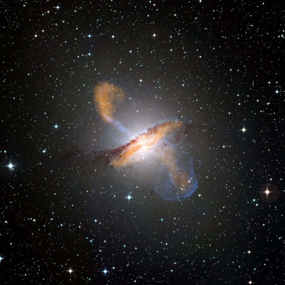 Descoperire ştiinţifică de excepţie: O gaură neagră cu masă de 12 miliarde de ori mai mare decât a Soarelui 