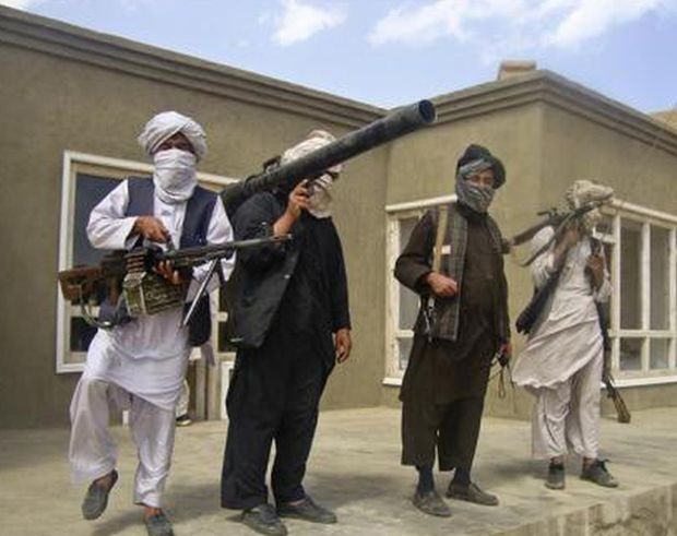 Doi talibani acuzaţi că au ucis zece alpinişti străini. Aceştia au evadat dintr-o închisoare pakistaneză