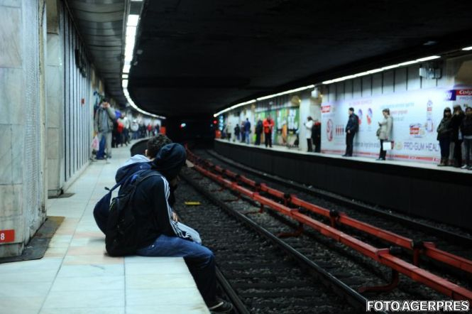 O femeie a fost lovită de metrou în staţia Politehnica