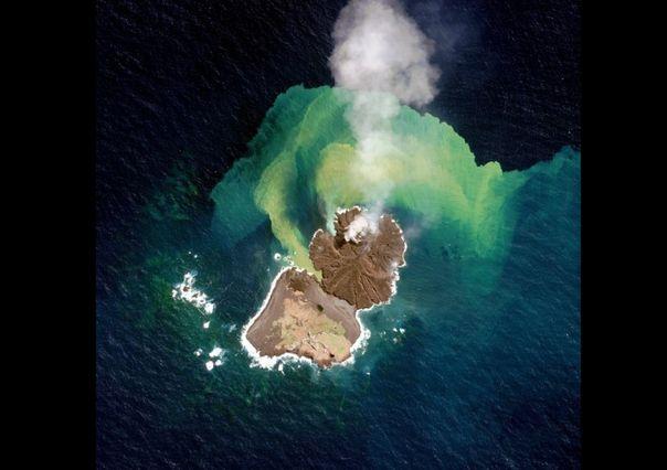 Se schimbă harta lumii. O nouă INSULĂ a apărut din apele Oceanului şi creşte pe zi ce trece 297335