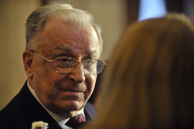Ion Iliescu împlineşte astăzi 85 de ani. Cum îşi va serba fostul preşedinte ziua de naştere