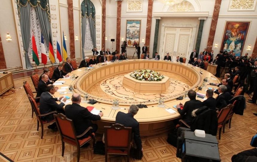 Occidentul ameninţă Rusia cu &quot;o reacţie puternică&quot; în cazul încetării Acordului de la Minsk