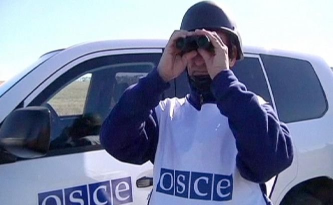 OSCE este incapabilă să verifice retragerea armamentul greu din Ucraina