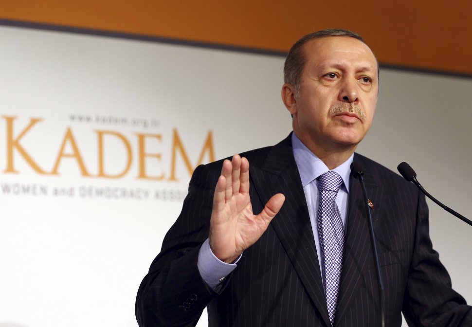 Preşedintele Turciei se teme să nu fie otrăvit. O armată de oameni verifică toate alimentele pe care le consumă
