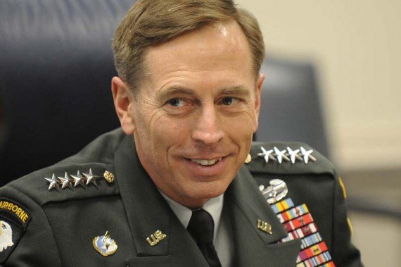 Fostul şef al CIA, David Petraeus, va pleda vinovat pentru scurgere de informaţii confidenţiale