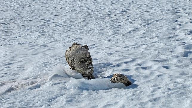 Două trupuri mumificate şi îngheţate, descoperite pe un vârf muntos din Mexic 