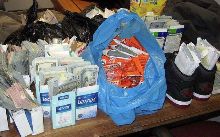 Imagini incredibile surprinse pe aeroport. Ce au găsit în bagajul acestui bărbat care voia să ajungă în Dubai 298140