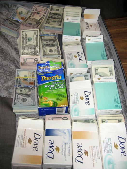 Imagini incredibile surprinse pe aeroport. Ce au găsit în bagajul acestui bărbat care voia să ajungă în Dubai 298143