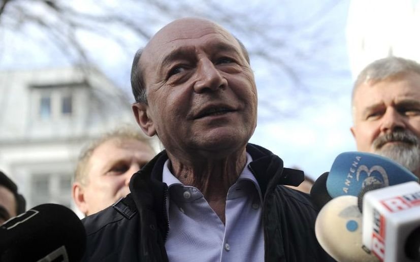 100 de minute. Probleme penale pentru mai toţi membrii familiei Băsescu