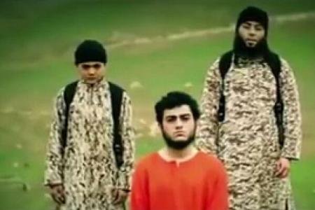 Statul Islamic a executat un arab acuzat de spionaj în favoarea Mossadului. Călăul, un băiat de doar 10 ani
