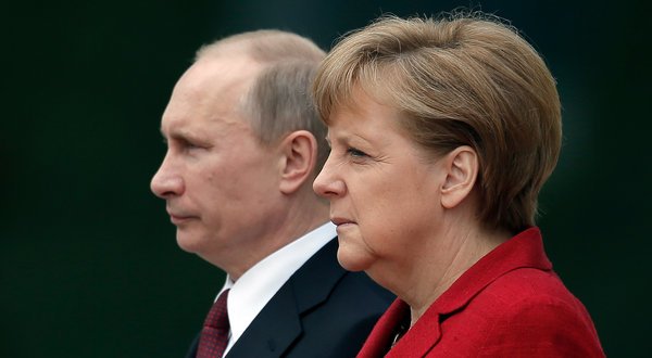Motivul pentru care Merkel nu merge azi la Moscova: &quot;Vreau să comemorez evenimentul cu demnitate&quot;