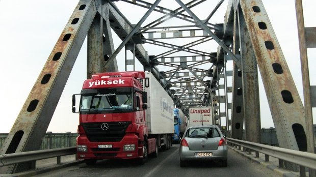 Podul Giurgiu-Ruse ar putea fi blocat, azi, de un protest
