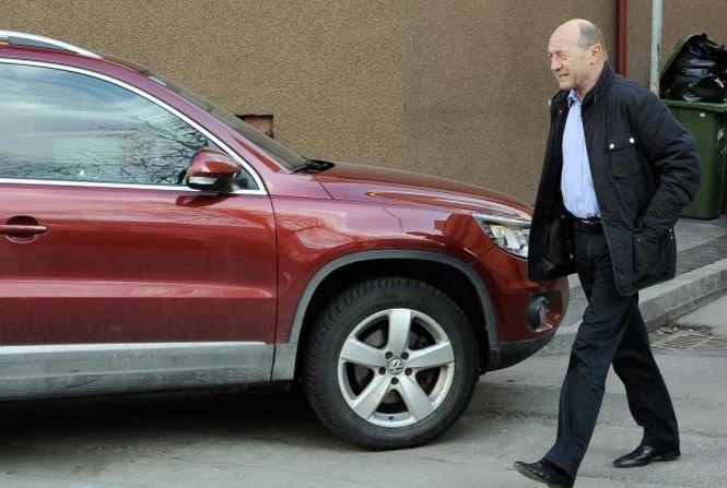 Traian Băsescu va fi audiat miercuri de procurori. Fostul preşedinte, chemat la Parchet în dosarul de şantaj