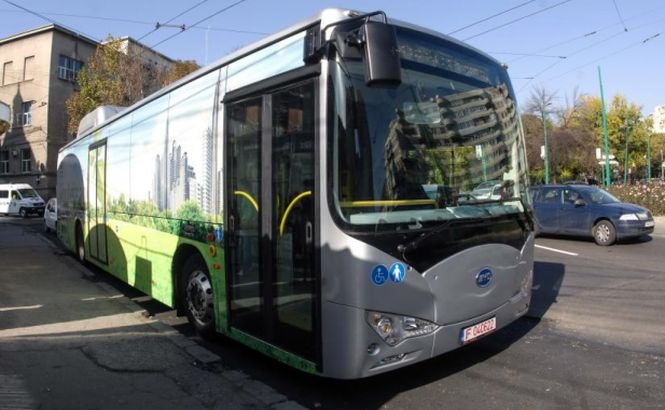 Primul autobuz ELECTRIC, testat de MÂINE în Capitală. Pe ce linie poţi merge cu el