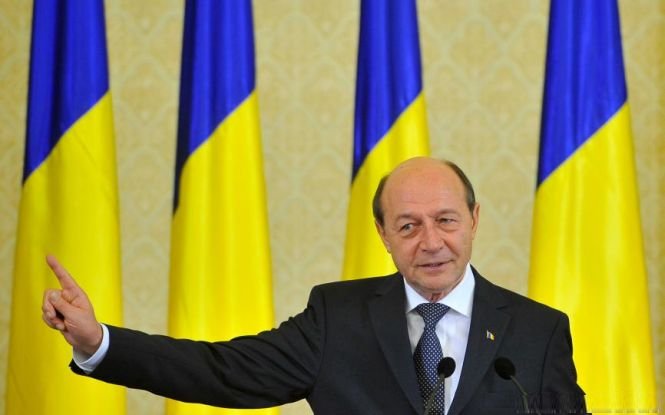 Traian Băsescu vede numai corupţia altora. Ce le-a cerut lui Iohannis şi Ponta