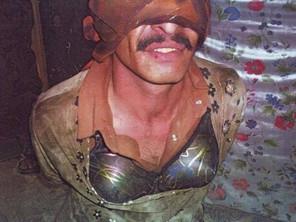 Militanţii SI încearcă să scape deghizaţi în femei 299424