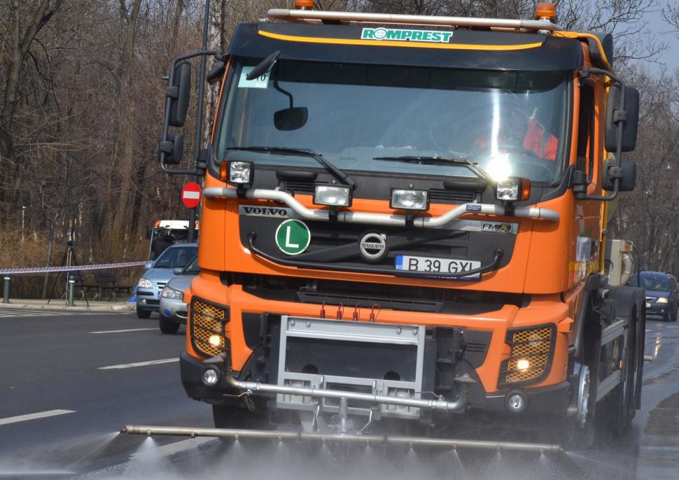 Sectorul 1: Începe curăţenia de primăvară pe strada ta 299359