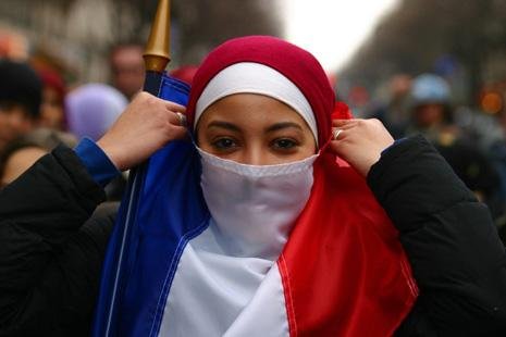 Autorităţile franceze au încercat, pentru prima oară, să blocheze site-uri islamiste. Ce s-a întâmplat