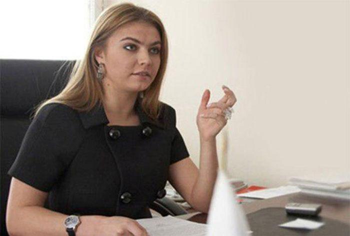 Ea este femeia care l-a înnebunit pe Vladimir Putin. Detalii din viaţa Alinei Kabaeva 299711