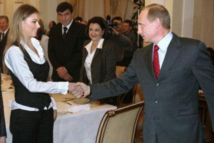 Ea este femeia care l-a înnebunit pe Vladimir Putin. Detalii din viaţa Alinei Kabaeva 299721