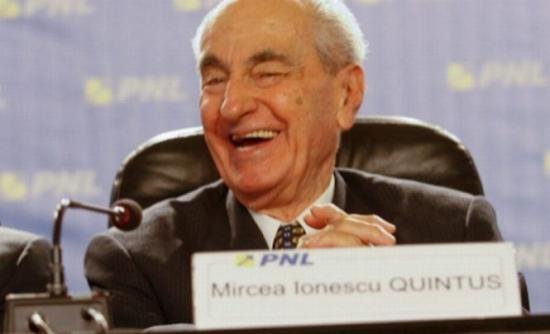 Preşedintele de onoare al PNL, Mircea Ionescu Quintus, sărbătorit la 98 de ani