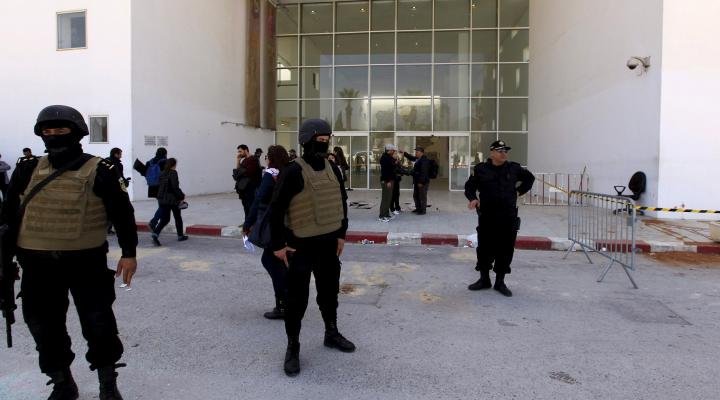 Atentatul de la Tunis: Corpurile celor 21 de victime, identificate 