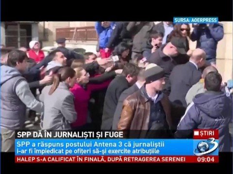SPP hits the journalists and runs. The reaction of the Guard and Protection Service at the request Antena 3