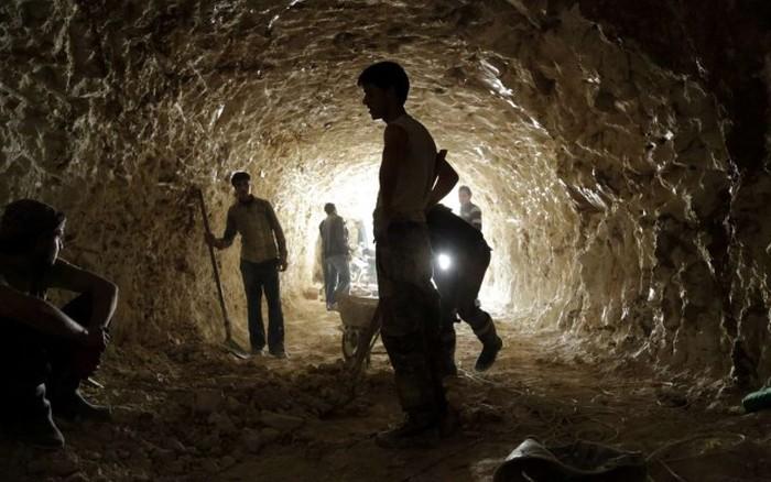 Ce au găsit în momentul în care au intrat în această PEŞTERĂ: "Părea IREAL tot ce vedeam" 300679