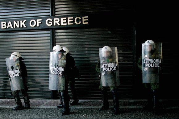 Dezvăluiri din INTERIOR. Ce se întâmplă de fapt în Grecia este mult mai grav decât ne-am fi imaginat: &quot;Riscă să rămână fără lichidităţi în mai puţin de o lună&quot;