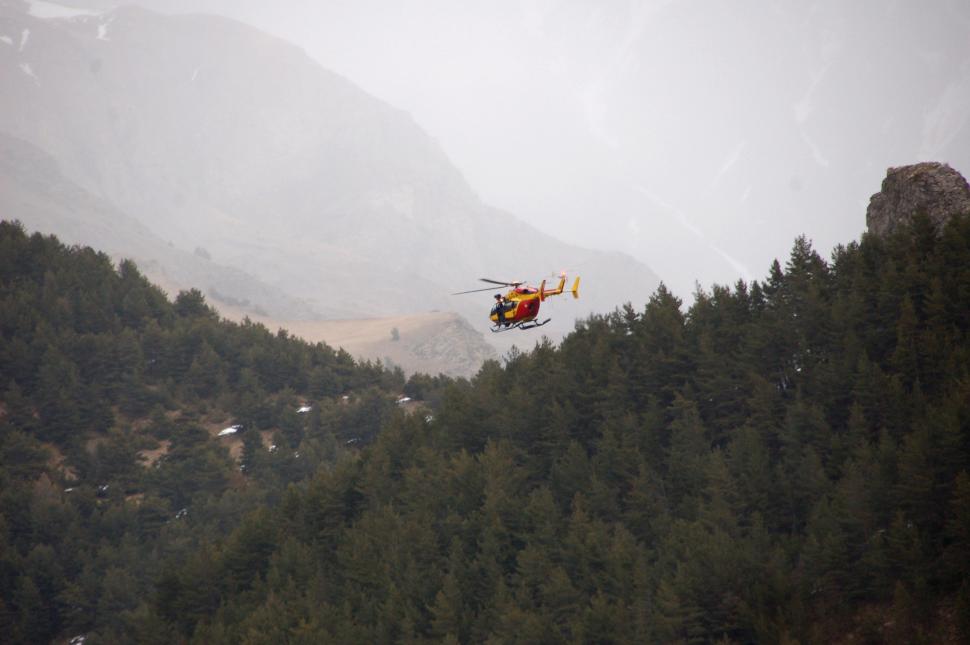 Tragedia aviatică din Alpii Francezi a îndoliat întreaga Europă. "Avionul s-a DEZINTEGRAT pur şi simplu la contactul cu solul. Resturile se întind pe MII de metri" 300714