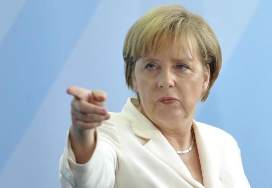 Merkel: Tragedia aviatică din Alpii francezi &quot;ia o dimensiune total de neimaginat&quot;