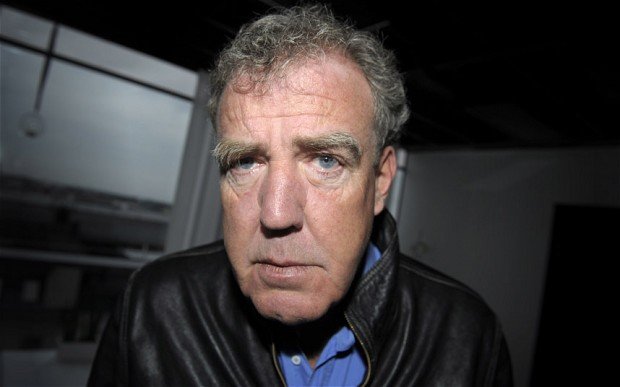 Efectele concedierii lui Jeremy Clarkson. Directorul general al BBC a primit mesaje de ameninţare