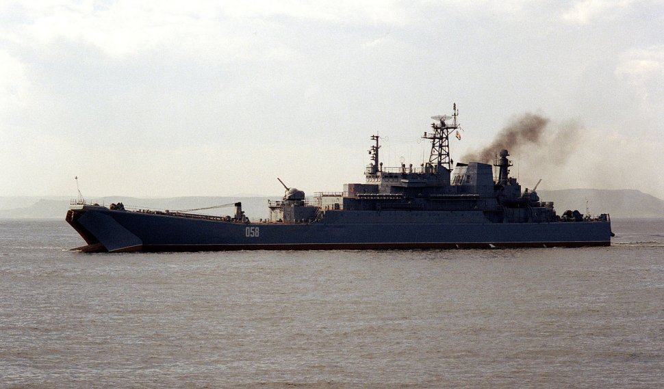 Rusia îşi concentrează flota în apele Mării Negre şi ar putea ataca Ucraina pe mare