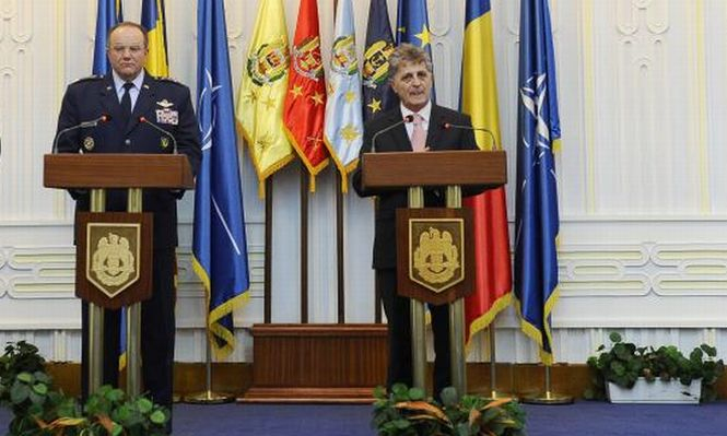 Comandantul NATO în Europa, Philip Breedlove, în vizită oficială la Bucureşti