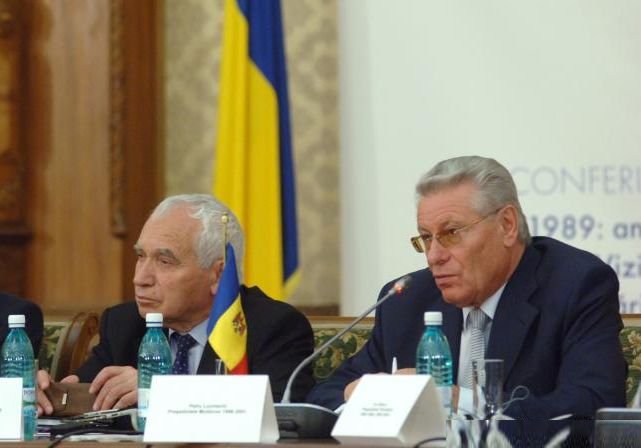 DNA: Sergiu Lucinschi se lăuda la telefon că tatăl său, fost preşedinte al Republicii Moldova, &quot;a făcut toată combinaţia&quot;