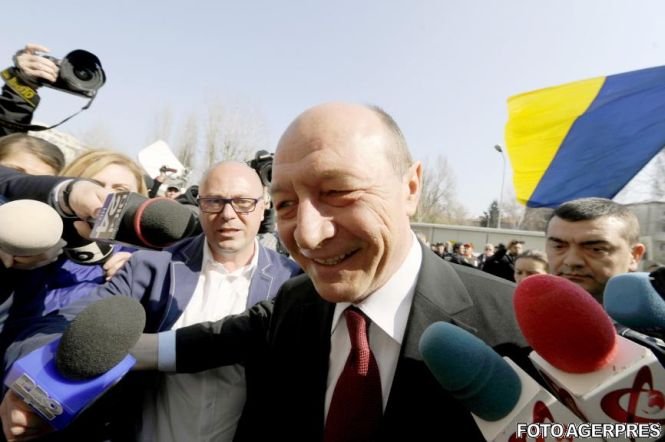 Ambasadorul român la Chişinău: Băsescu va primi cetăţenia Republicii Moldova