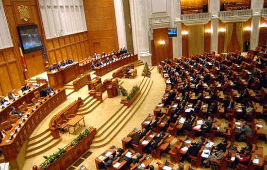 Record la demisii în parlamentul României
