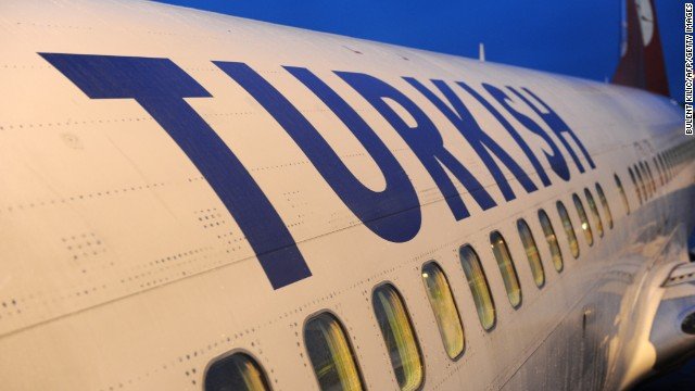 Un avion Turkish Airlines a aterizat forţat în Germania după ce s-a spart un geam la cabină