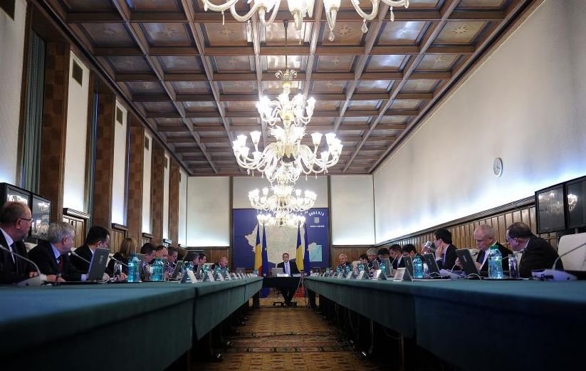 Victor Ponta: 400.000 de tineri români vor putea accesa 470 de milioane de euro
