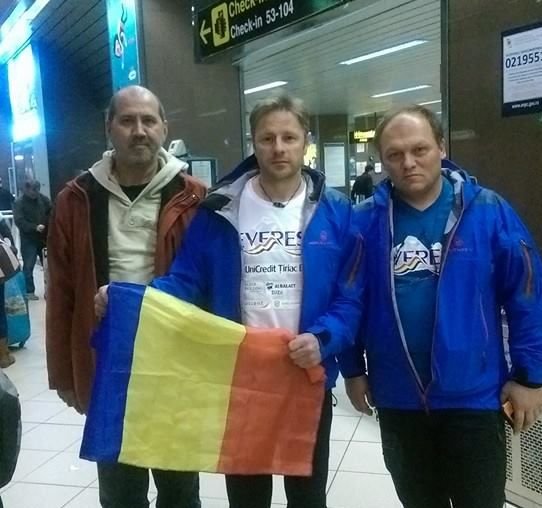 Alpinist arădean, insultat de maghiari pentru steagul României