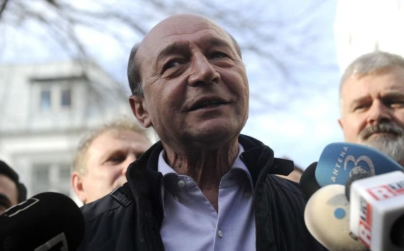 Băsescu: Văd jurnalişti care se comportă ca delatorii hoţi
