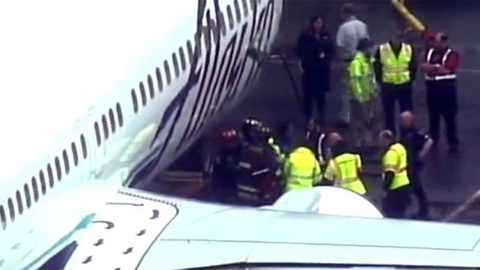 Aterizare de urgenţă la Seattle, după ce un bărbat a început să ţipe din cala avionului (VIDEO)