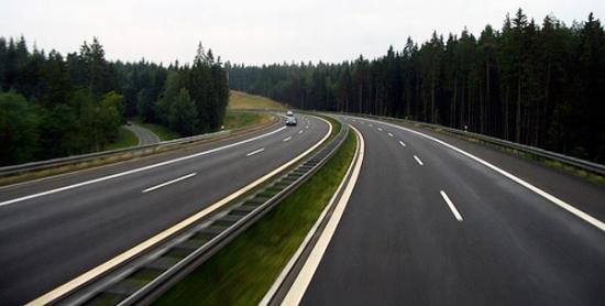 Comisia Europeană verifică situaţia construcţiei de autostrăzi din România