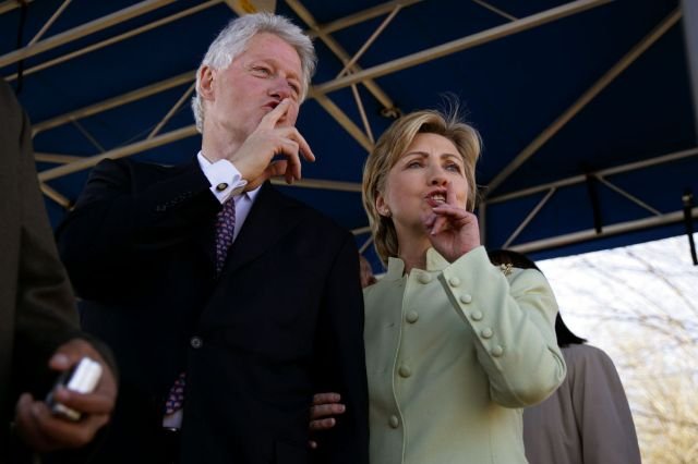 Fostul preşedinte, Bill Clinton, ţinut departe de campania soţiei: &quot;Hillary va avea grijă ca el să-și țină gura&quot;