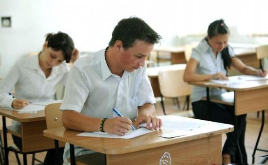 Aproape 100 de şcoli din Dâmboviţa au fost închise