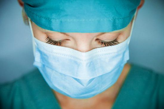 Ministrul Sănătăţii vrea o lege specială pentru salariile medicilor