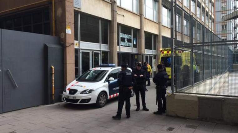 Profesor ucis cu arbaleta într-o şcoală din Barcelona. Presa locală: Atacatorul este un elev în vârstă de 14 ani