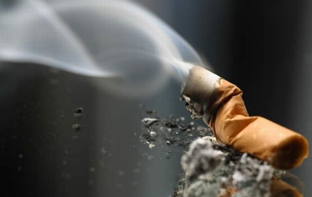 Peste 80% dintre români susțin interzicerea fumatului în spațiile publice