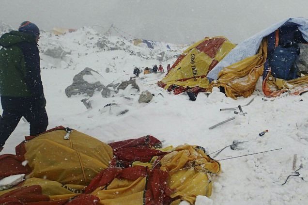 Cutremur în Nepal: Pe Everest, bilanțul a ajuns la 14 morți 