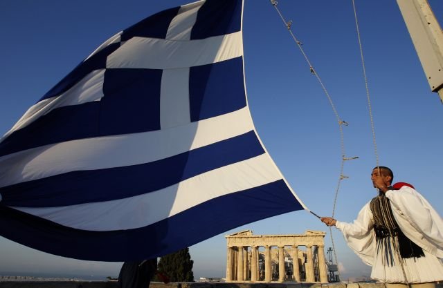 Majoritatea grecilor îşi doresc un acord cu creditorii și țara lor să rămână în UE 